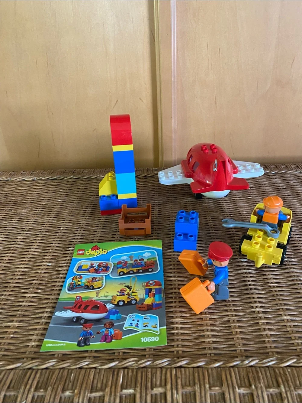 LEGO DUPLO 10590 Airport Set incomplete w/ Airplane Pilot Luggage Manual